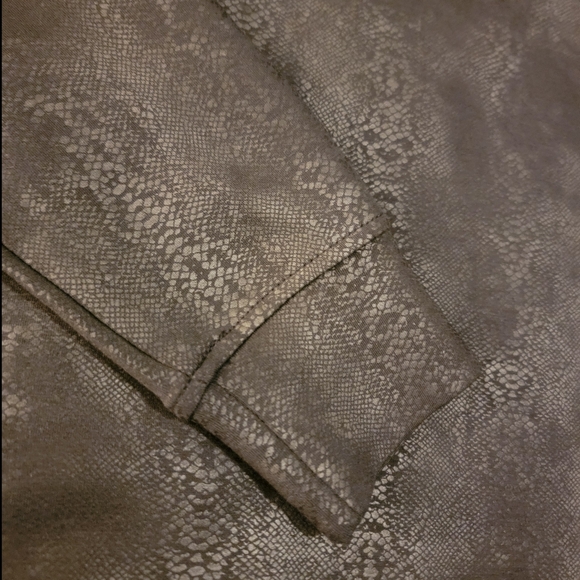 NWT Cable & Gage longsleeve  yummy sandwashed top sz XS - Picture 3 of 7